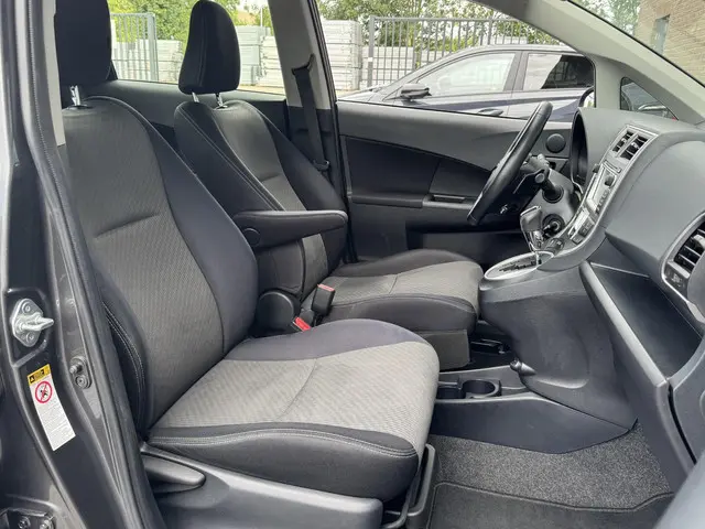 Toyota Verso-S 1.3 VVT-I ASPIRATION 2014 Benzine 10