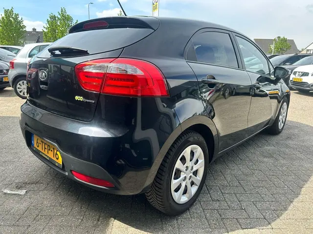 Kia Rio 1.2 CVVT Plus Pack 2014 Benzine 2