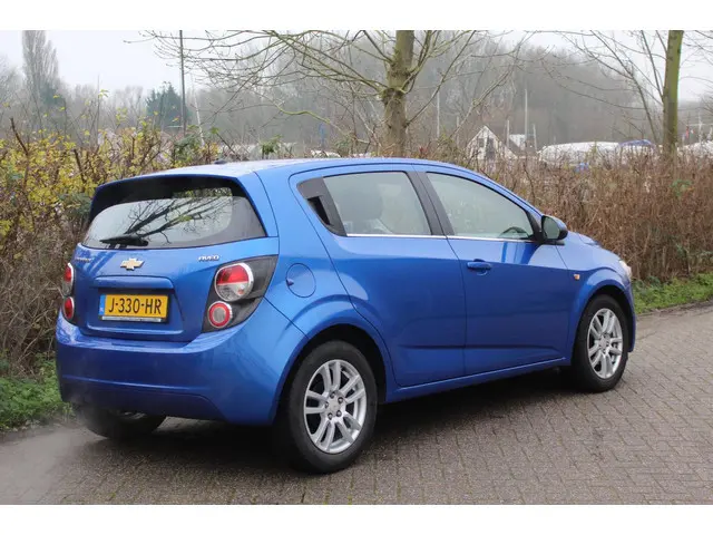 Chevrolet Aveo 1.6 2012 Benzine 5