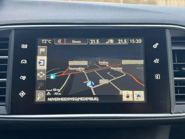 Peugeot 308 1.6 BlueHDi Active 2014 Diesel 21