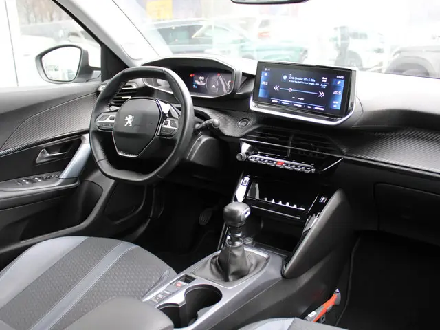 Peugeot 2008 1.2 PT Blue Lease Allure 2020 Benzine 3