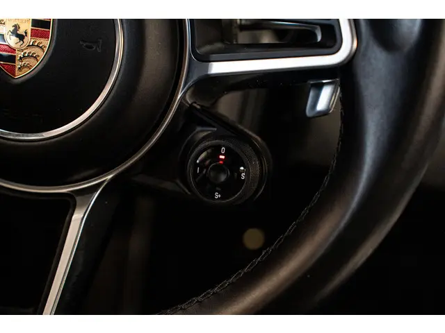 Porsche 911 3.0 Carrera 4S 2016 Benzine 18