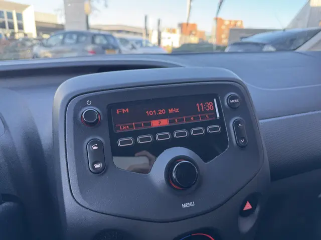 Toyota Aygo 1.0 VVT-i X-Fun, Bluetooth 2019 Benzine 12