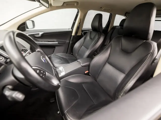 Volvo XC60 2.0 T5 Luxury Sport 2012 Benzine 13