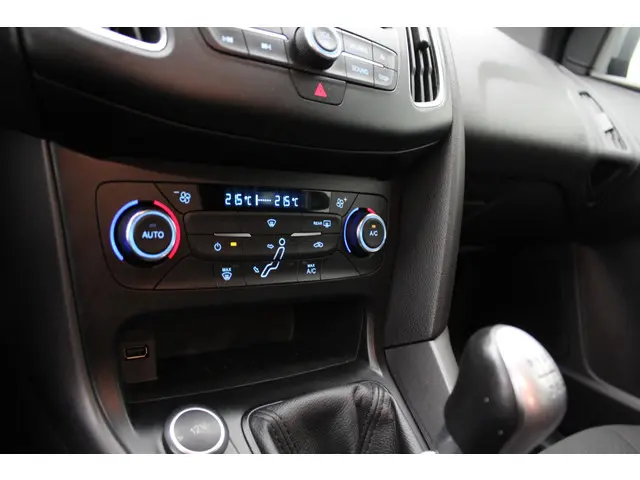 Ford Focus 1.0 ST-Line 2017 Benzine 21