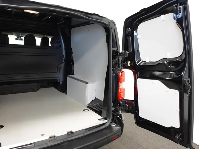 Peugeot Expert 2.0 Hdi 180PK 2023 Diesel 36