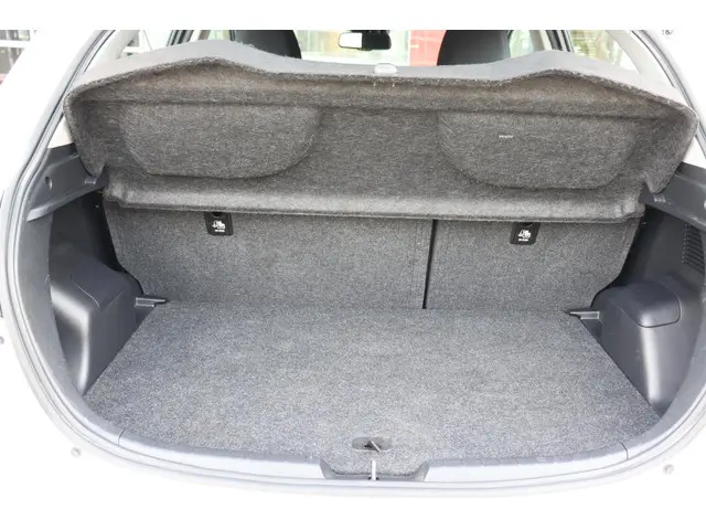 Toyota Yaris 1.5 Hybrid Dynamic, 2017 Hybride Benzine 22