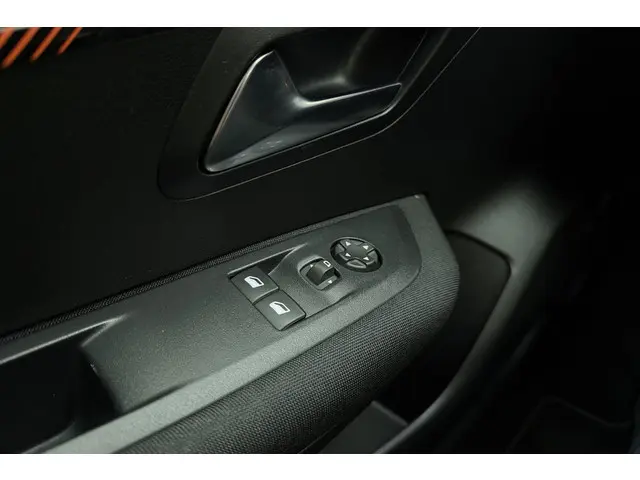 Peugeot 208 1.2 PureTech Active 2020 Benzine 16