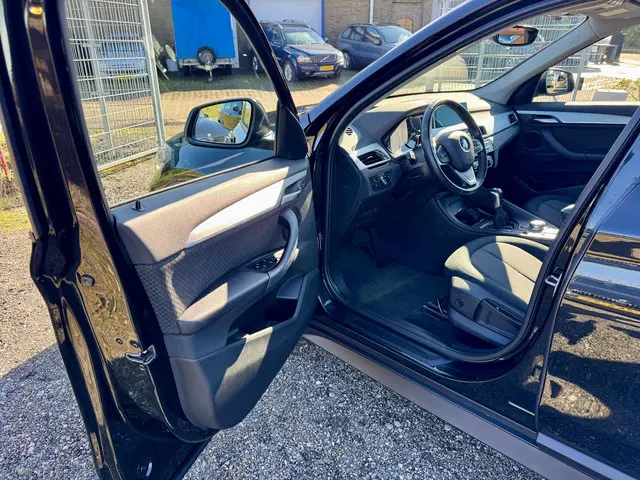 BMW X1 xDrive20i High Executive 2018 Benzine 11