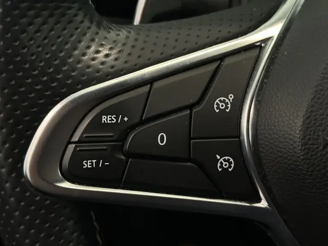 Renault Clio 1.3 TCe 130 EDC R.S. Line 2021 Benzine 21