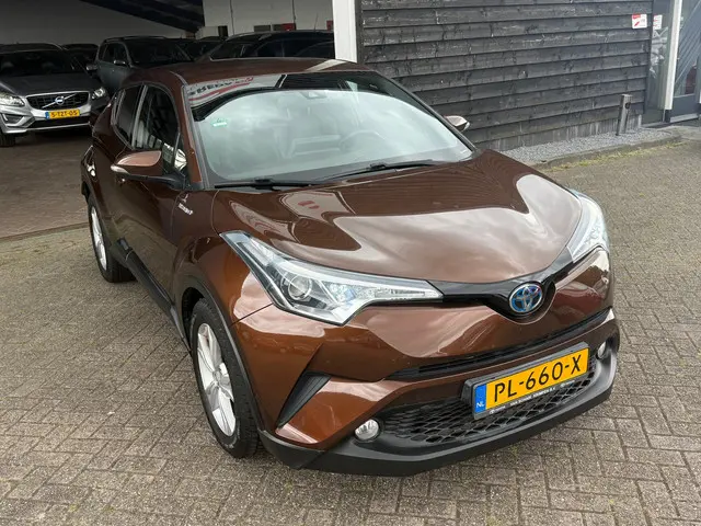 Toyota C-HR 3