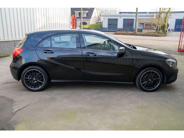 Mercedes-Benz A-Klasse 180 Prestige 2015 Benzine 13