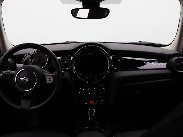 MINI 5-Deurs Cooper 2023 Benzine 6