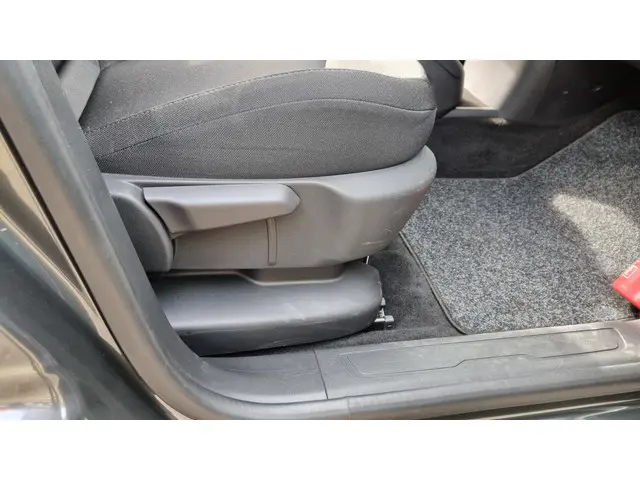 Citroën C4 Picasso 1.2 PureTech Selection 2017 Benzine 24