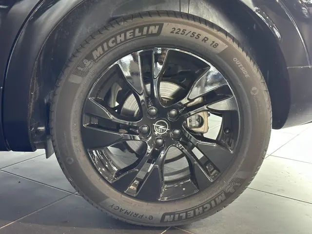 Opel Grandland 1.2 Turbo GS 2023 Benzine 24