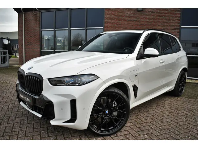 BMW X5 xDrive50e M-Sport 2023 Hybride Benzine 96
