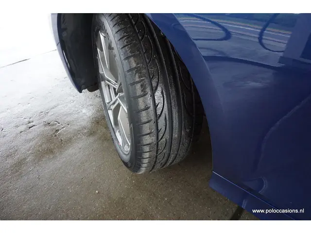 BMW 3 Serie 318i 2021 Benzine 28