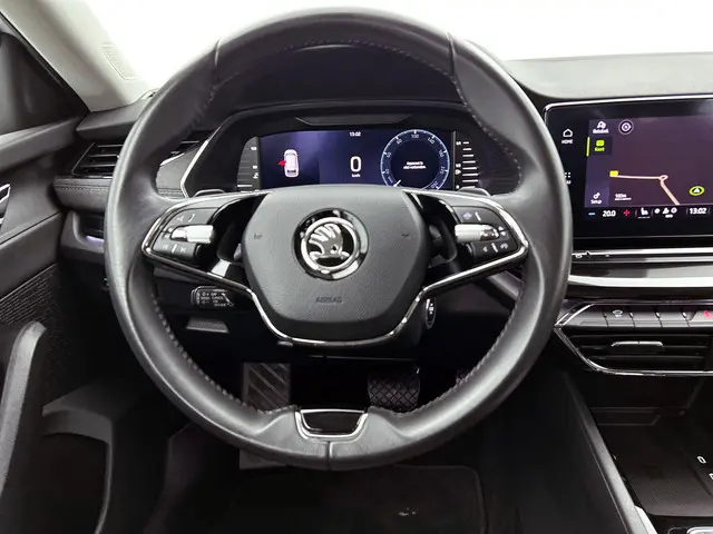 Škoda Octavia Combi 1.5 e-TSI DSG Style 2022 Benzine 33