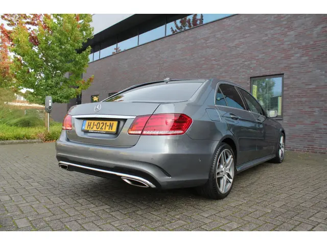 Mercedes-Benz E-Klasse 200 Edition AMG 2015 Benzine 9