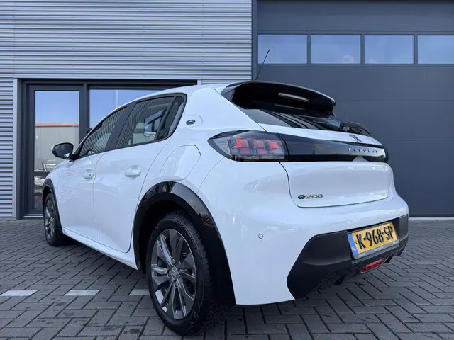 Peugeot e-208 EV Active Pack 50 kWh 2021 Elektrisch 5