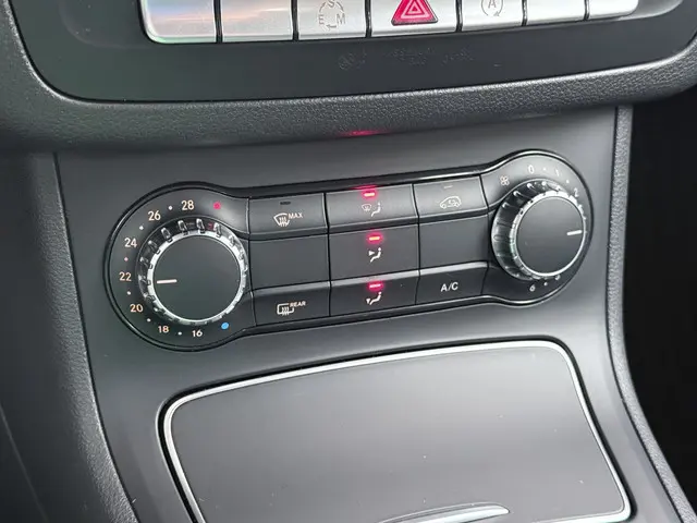 Mercedes-Benz B-Klasse 180 CDI Urban 2015 Diesel 31