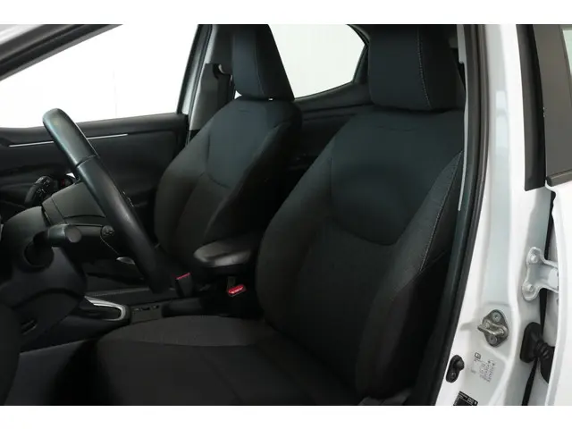 Toyota Yaris 1.5 Hybrid Active, 2021 Hybride Benzine 14