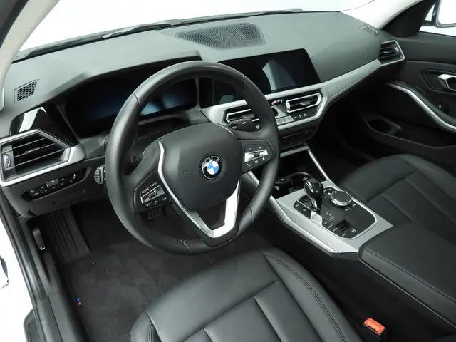 BMW 3 Serie Sedan 320d 2020 Diesel 6
