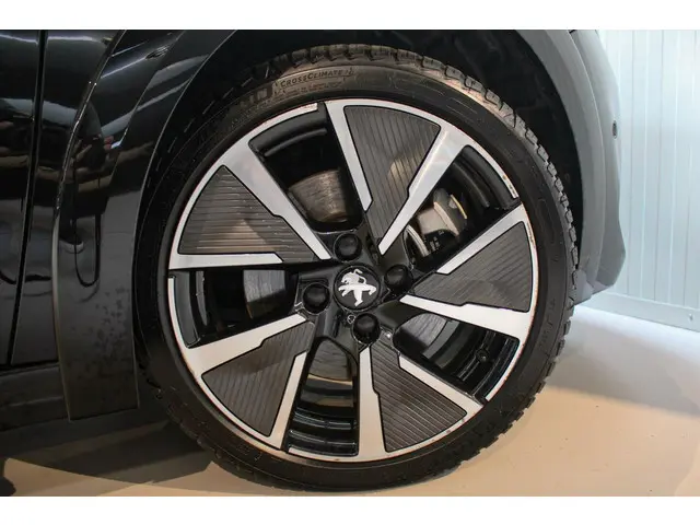 Peugeot e-208 EV GT Pack 50 kWh | PANO | 2022 Elektrisch 7