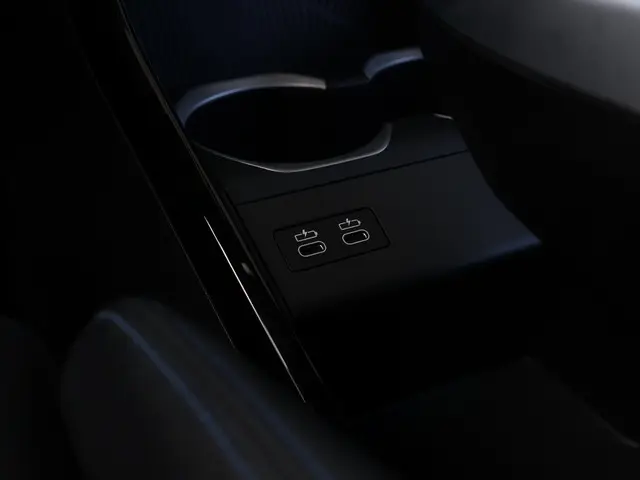 BMW X1 xDrive25e 2025 Hybride Benzine 24