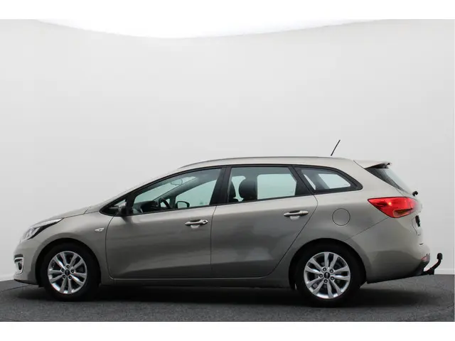 Kia cee'd Sportswagon 1.6 GDI First Edition 2016 Benzine 8