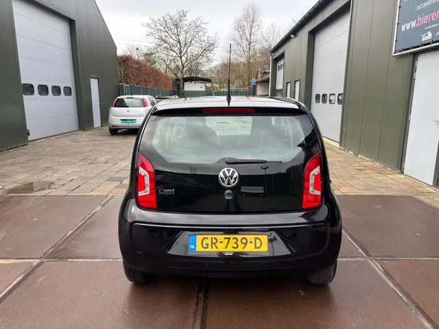 Volkswagen up! 1.0 take up! 5 Deurs Airco 2012 Benzine 4