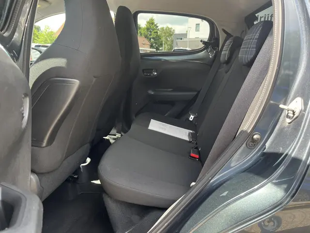 Peugeot 108 1.0 e-VTi Allure 2018 Benzine 13