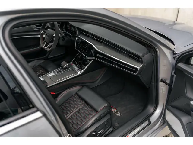 Audi RS6 A6 Avant TFSI quattro 2019 Benzine 34