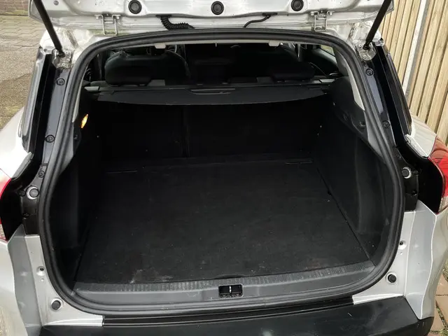 Renault Clio Estate 1.2-16V Collection 2013 Benzine 16