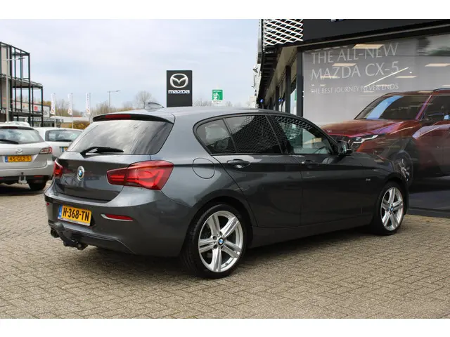 BMW 1 Serie 120i Sport Line 184PK 2018 Benzine 6