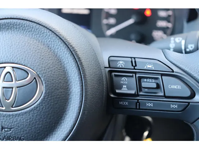 Toyota Yaris 1.5 Hybrid 115 Comfort 2025 Hybride Benzine 18