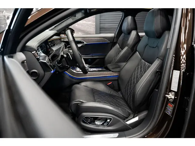 Audi A8 4.0 TFSI S8 Quattro 2024 Benzine 3
