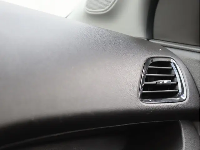 Opel KARL 1.0 Rocks Online Edition 2018 Benzine 42