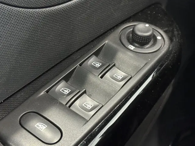 Renault Captur 0.9 TCe 90 Dynamique 2013 Benzine 23