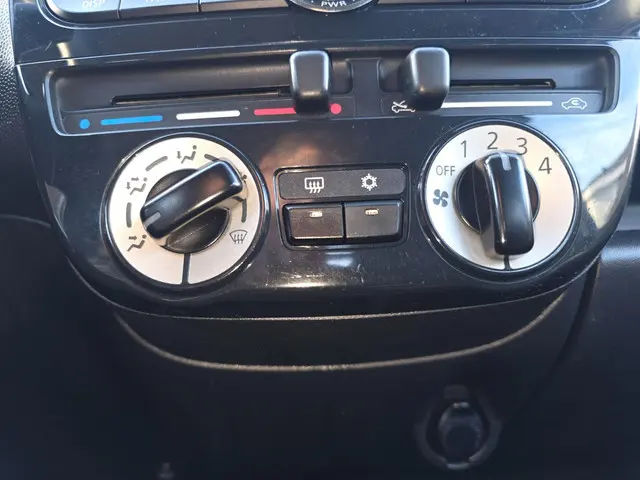 Mitsubishi Space Star 1.0 Entry 2015 Benzine 14