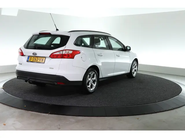 Ford Focus Wagon 1.0 EcoBoost Trend 2014 Benzine 2