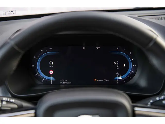 Volvo XC40 2.0 B3 Plus Black Edition 2025 Benzine 14