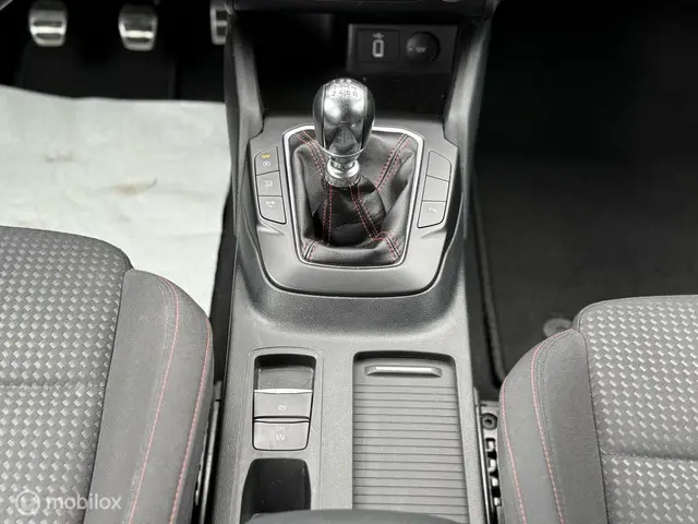 Ford Focus 1.0 EcoBoost ST Line | Carplay | PDC | 2020 Benzine 22