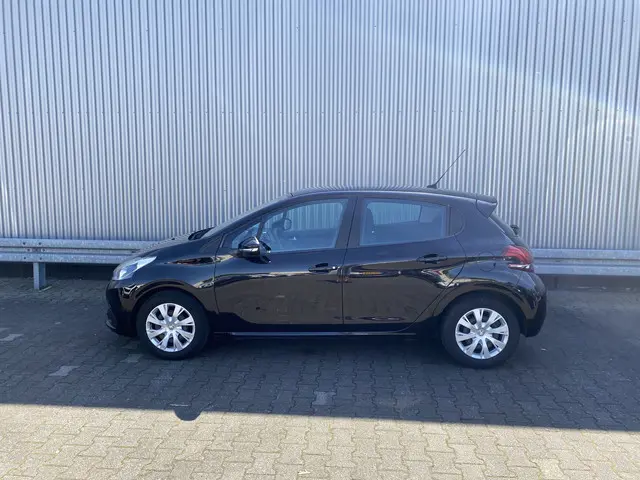 Peugeot 208 1.2 PureTech Blue Lion 2016 Benzine 9