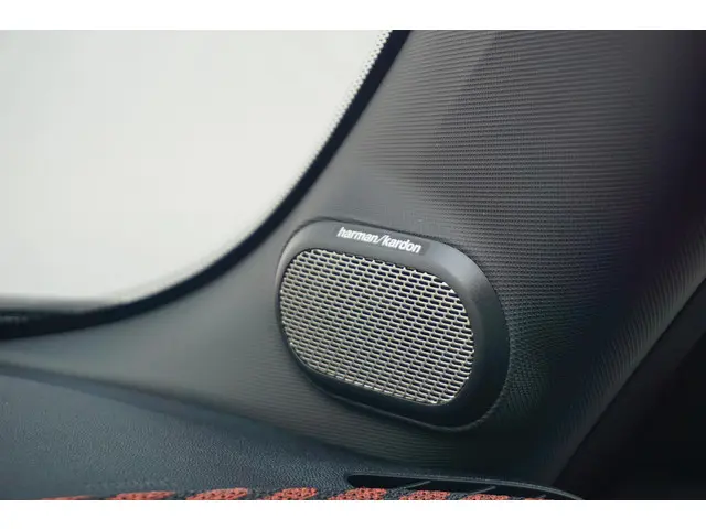 MINI 3-Deurs C 2024 Benzine