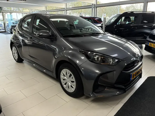Toyota Yaris 1.5 Hybrid Active 2022 Hybride Benzine 45