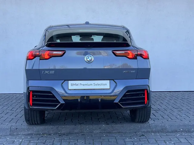 BMW iX2 xDrive30 67 kWh 2024 Elektrisch 13
