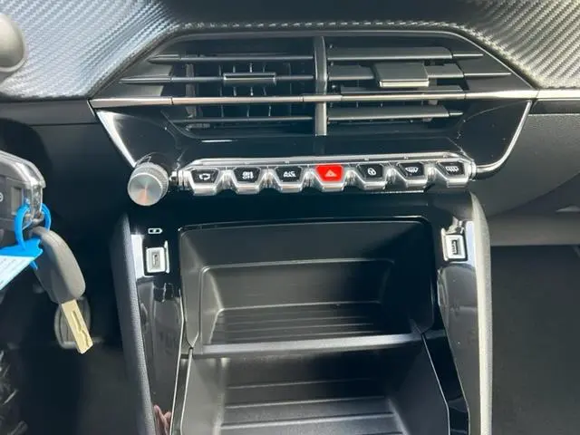 Peugeot 208 1.2 PureTech Allure 2022 Benzine 34