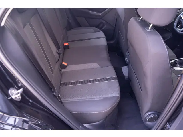 Volkswagen T-Roc 1.0 TSI Life 2023 Benzine 33