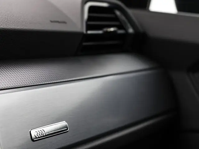 Audi Q3 35 TFSI 150pk S-tronic S edition 2022 Benzine 34